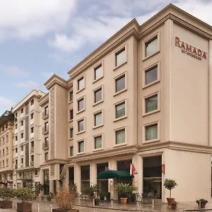 Отель Ramada By Wyndham Grand Bazaar Стамбул