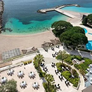 Le Meridien Plaza Hotel